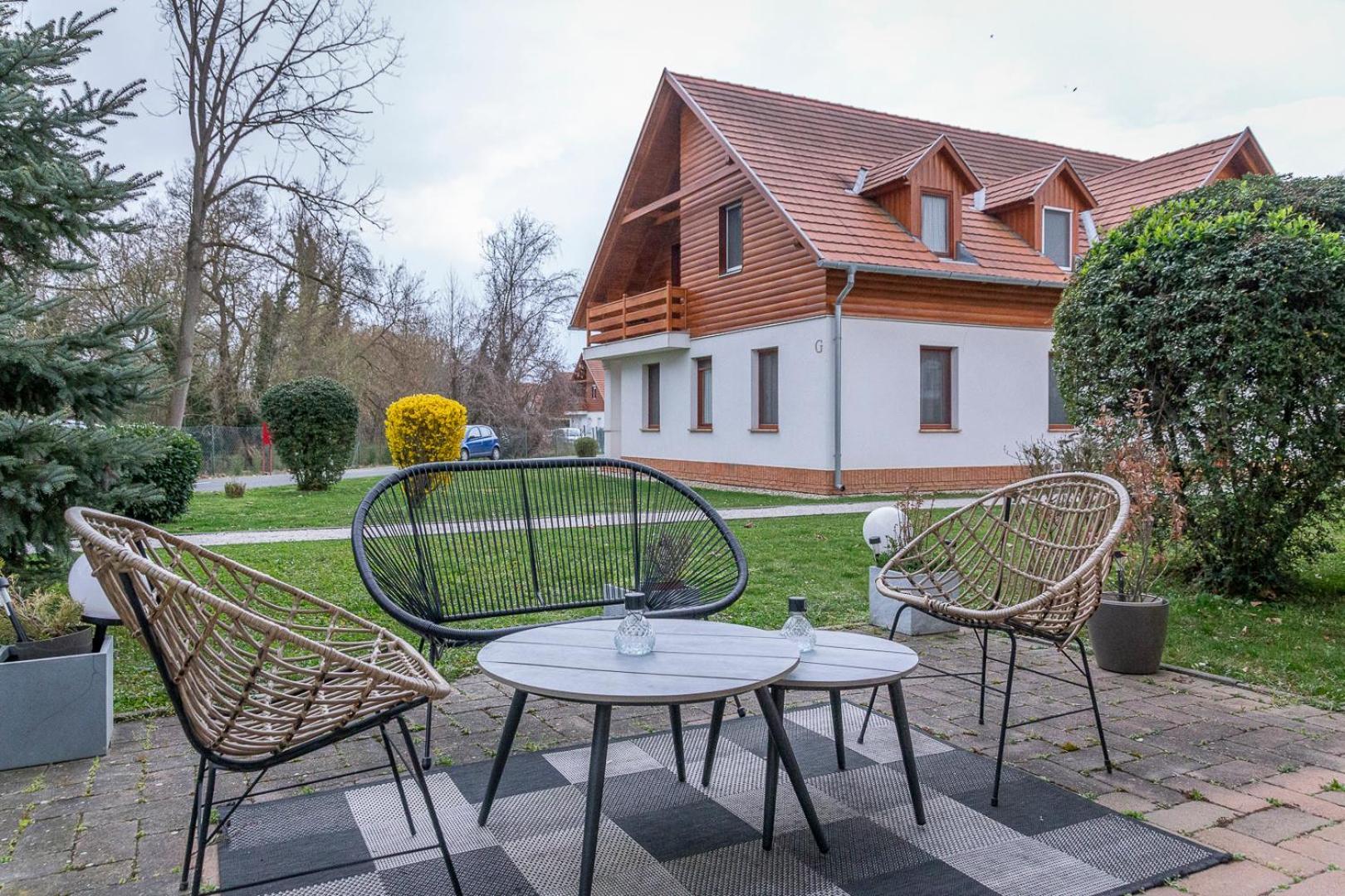 Birdie Apartman Zalacsány Exterior foto